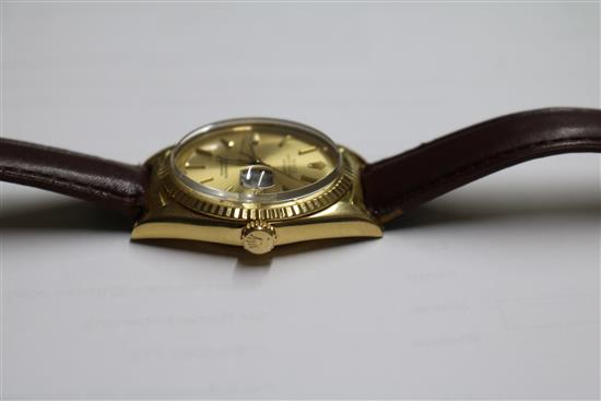 A gentlemans 1970s 18ct gold Rolex Oyster Perpetual Datejust wrist watch with box and papers,